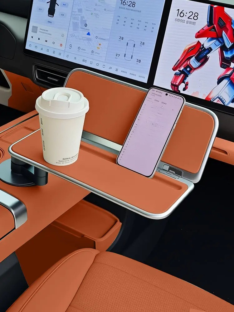 センターコンソール用小型テーブル 折りたたみ式カップホルダー - Leatherwork Accessories のレビューと価格